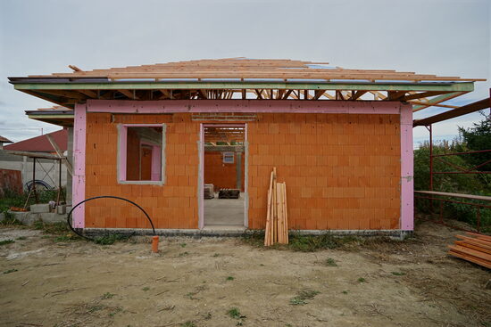 Novostavba - rodinný dom 86m2 na kľúč s pozemkom 498m2, v centre Rajky