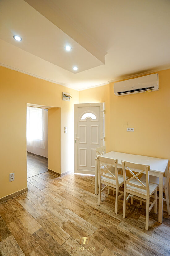 1-izbový byt po rekonštrukcii v starej Rajke s parkovaním vo dvore