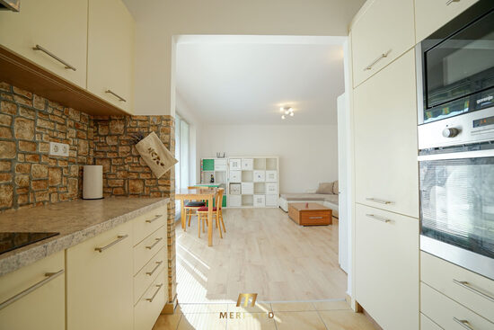 Zariadený 3-izbový dom s terasou a záhradou – Rajka, ideálne bývanie pri Bratislave